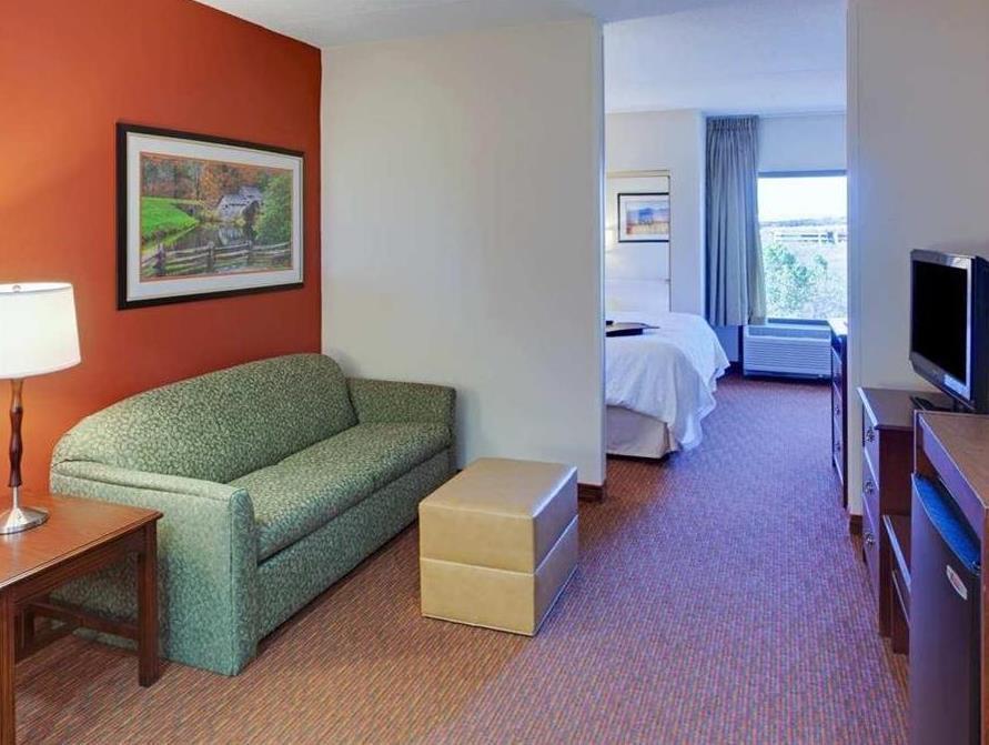 Hampton Inn Waynesboro/Stuarts Draft Fishersville Екстериор снимка