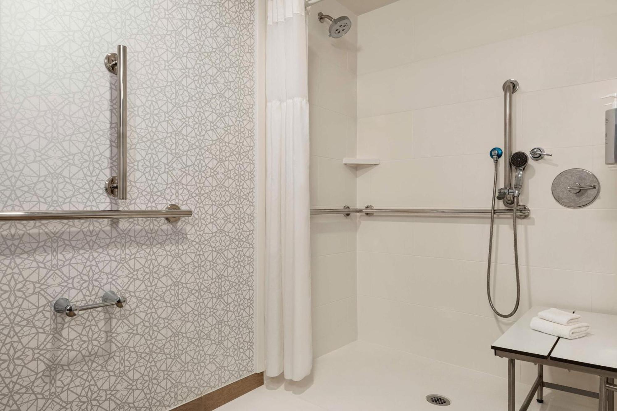 Hampton Inn Waynesboro/Stuarts Draft Fishersville Екстериор снимка