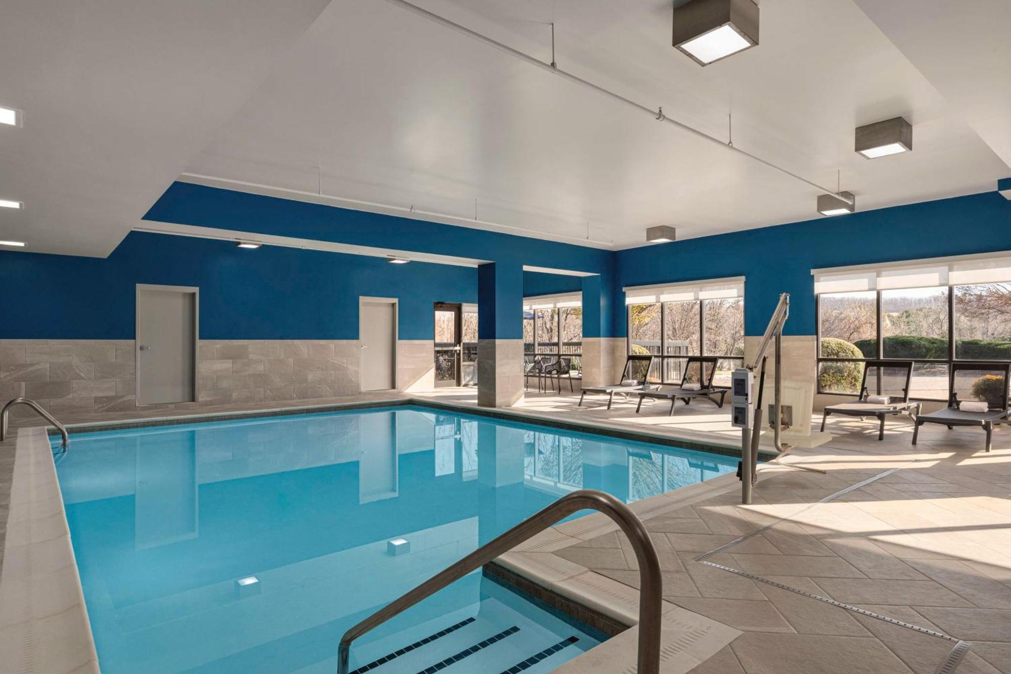 Hampton Inn Waynesboro/Stuarts Draft Fishersville Екстериор снимка