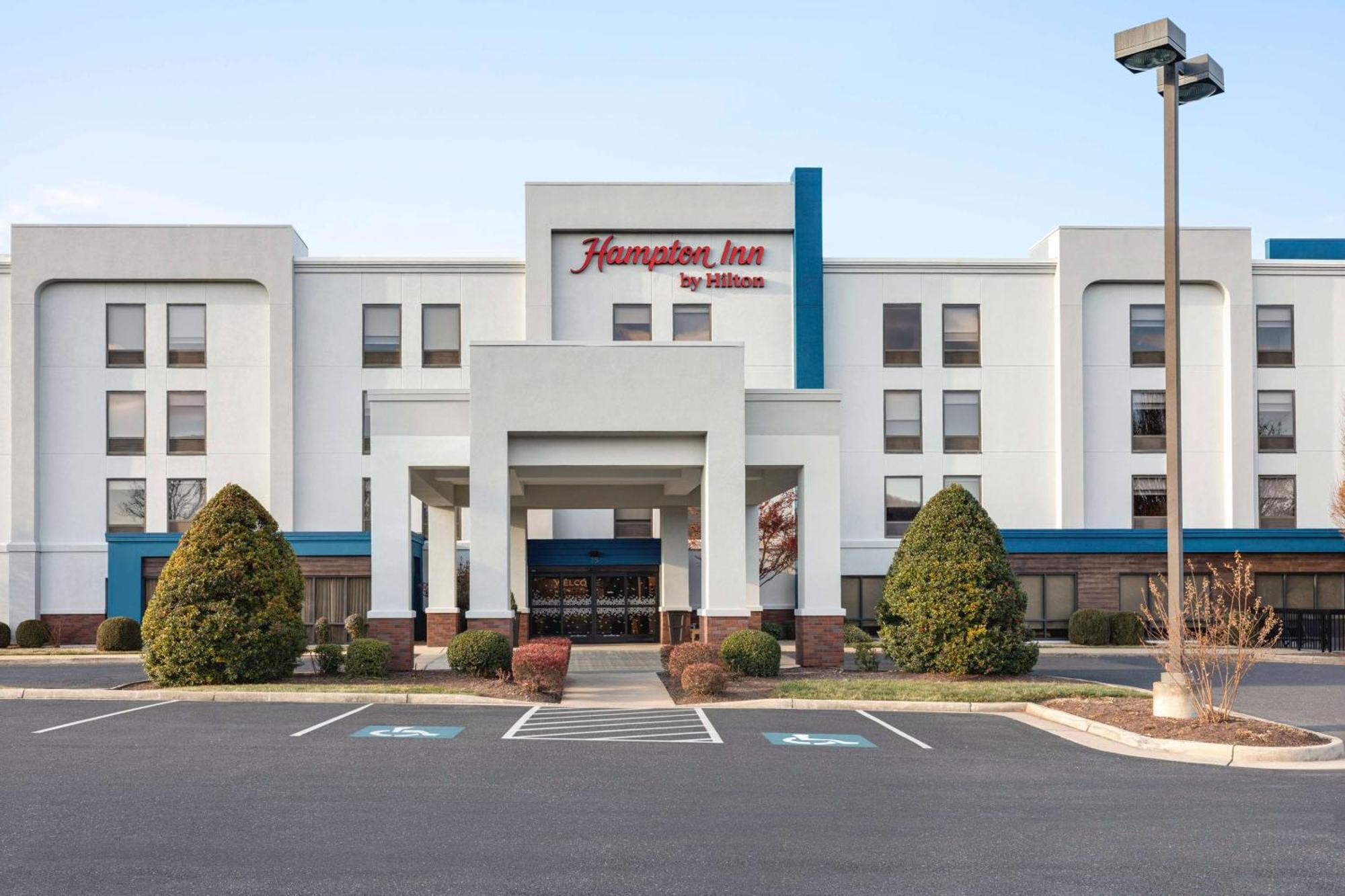 Hampton Inn Waynesboro/Stuarts Draft Fishersville Екстериор снимка