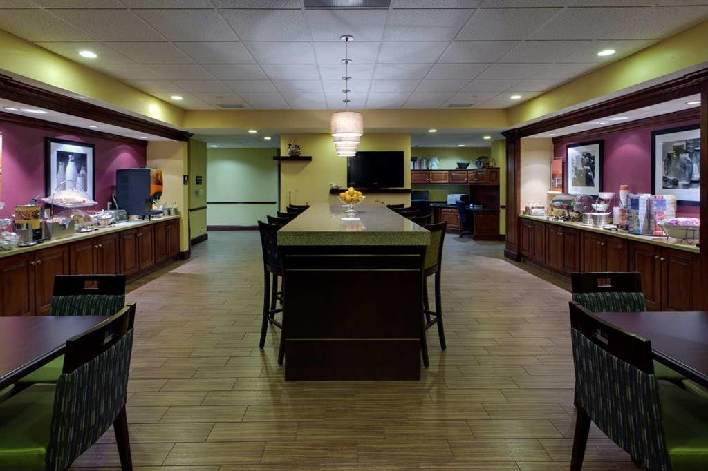 Hampton Inn Waynesboro/Stuarts Draft Fishersville Ресторант снимка