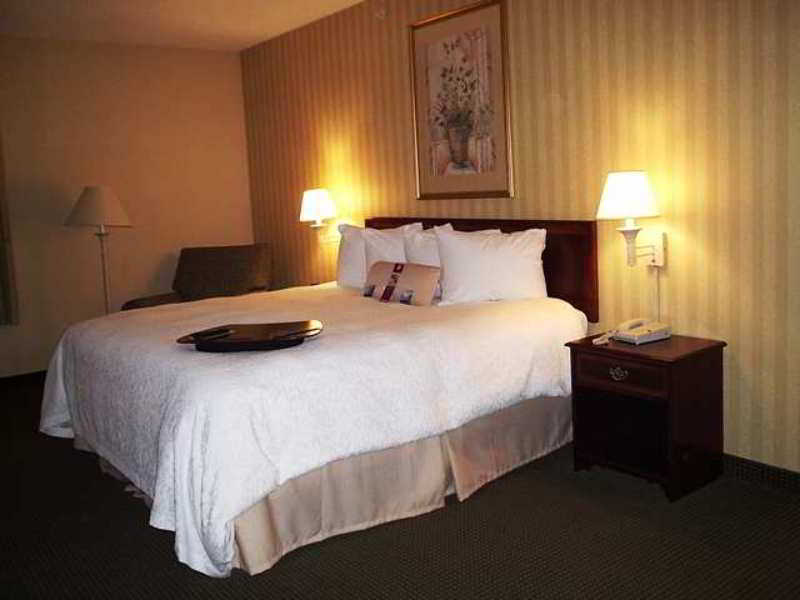 Hampton Inn Waynesboro/Stuarts Draft Fishersville Стая снимка